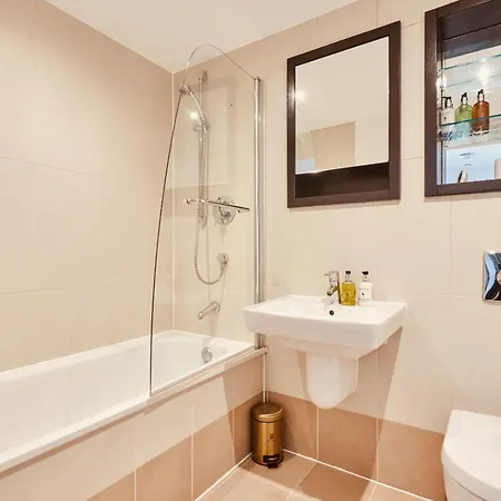 King Penthouse View&free Parking!