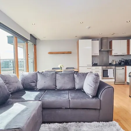 King Penthouse View&free Parking! Λιντς