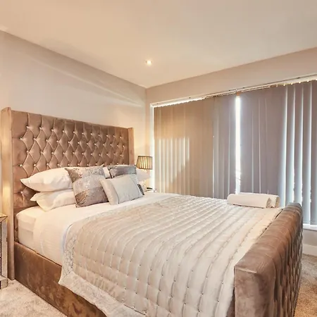 King Penthouse View&free Parking! Λιντς