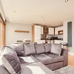 King Penthouse View&free Parking! Leeds (West Yorkshire)